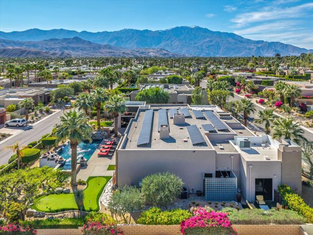 8 Ledgestone Lane, Rancho Mirage CA: https://media.crmls.org/mediaz/f0ddd4dc-862c-41a7-be06-cdf5e14049c5.jpg