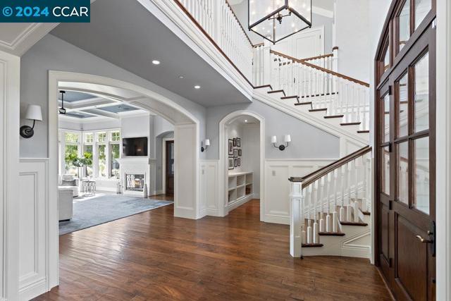 8 Julianna Court, Moraga CA: https://media.crmls.org/mediaz/f0de05a4-8400-4f52-bfa9-b8f5a755c111.jpg