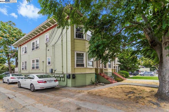 Image 7 of 27 For 954 Park St  