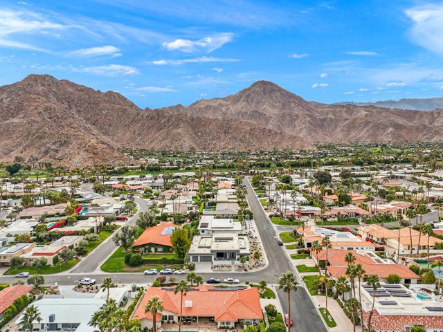 76305 Shoshone Drive, Indian Wells CA: https://media.crmls.org/mediaz/f0df9180-a30f-447b-9819-8029f75adea3.jpg