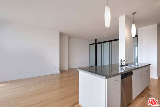 3810 Wilshire Boulevard, Los Angeles CA: https://media.crmls.org/mediaz/f0e08e28-5aba-4644-abf5-3e55951e0657.jpg