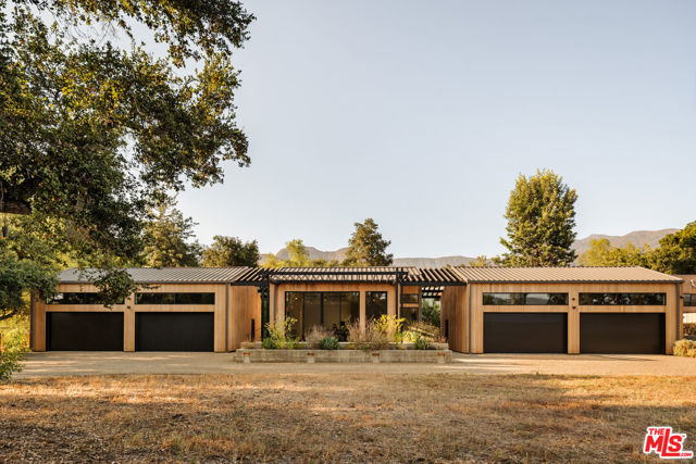 1225 Shippee Lane, Ojai CA: https://media.crmls.org/mediaz/f0e0a3c1-8b93-4572-916f-d958ebe69357.jpg