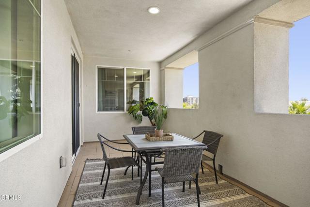 2870 Wagon Wheel Road, Oxnard CA: https://media.crmls.org/mediaz/f0e0b650-26ef-4f76-8444-102745a0271b.jpg