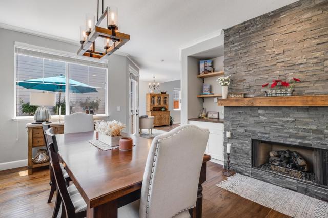 410 Krystallos Lane, Redwood City CA: https://media.crmls.org/mediaz/f0e0ca1a-4762-4a18-90cf-1078e0fec1c0.jpg