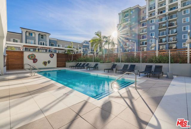 200 W Ocean Boulevard, Long Beach CA: https://media.crmls.org/mediaz/f0e0de2d-5514-43b9-a5d7-c69343b780c8.jpg