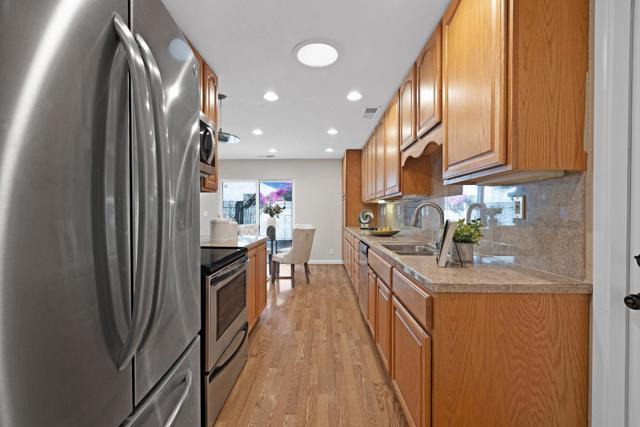 43270 Newport, Fremont CA: https://media.crmls.org/mediaz/f0e0f438-26ee-41aa-baf9-6fa1642f223d.jpg