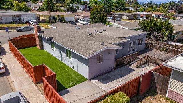 2950 Union Avenue, Hayward CA: https://media.crmls.org/mediaz/f0e18311-9b21-436f-99ea-abc9bcb260f1.jpg
