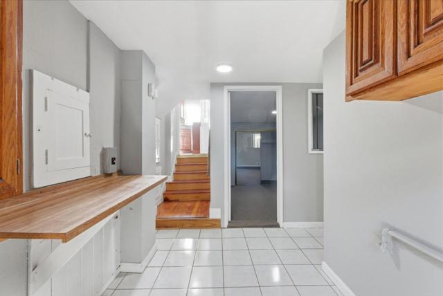 2801 Bartlett Street, Oakland CA: https://media.crmls.org/mediaz/f0e1abe9-b3ea-4c94-aa67-1a0d7aea8696.jpg