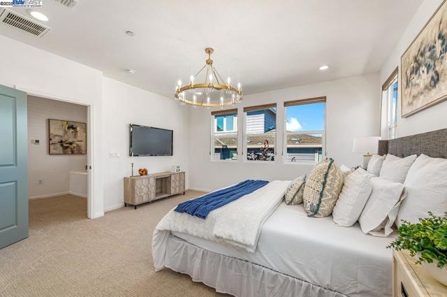 4338 Healdsburg Way, Dublin CA: https://media.crmls.org/mediaz/f0e1ba2b-9ed4-4a7c-994f-fbc91b9f70ea.jpg