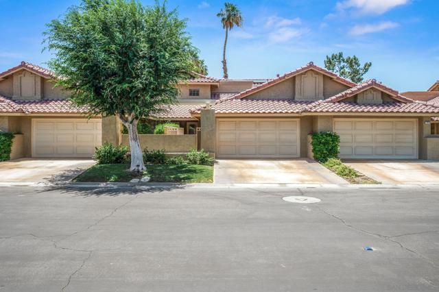 77881 N Woodhaven Dr, Palm Desert CA: https://media.crmls.org/mediaz/f0e1d0eb-3cea-4801-b012-332feb203a72.jpg