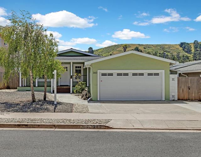 360 Fairway Drive, Pacifica CA: https://media.crmls.org/mediaz/f0e23278-cae3-4087-9aa2-42e3adeb1e43.jpg