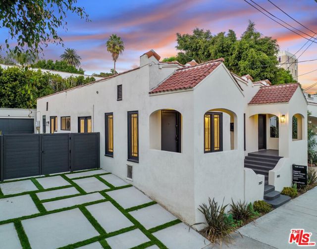 7957 Fountain Avenue, West Hollywood CA: https://media.crmls.org/mediaz/f0e260b7-03ef-450b-b3a6-8cd26160e860.jpg
