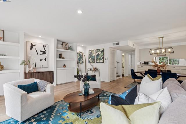 3109 La Campania, Alameda CA: https://media.crmls.org/mediaz/f0e2d319-a77b-4646-bb69-1cdd0b959b8f.jpg