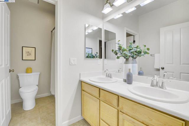 5092 Fioli Loop, San Ramon CA: https://media.crmls.org/mediaz/f0e2fcf7-ef73-4104-b431-21a49c4fa0e6.jpg