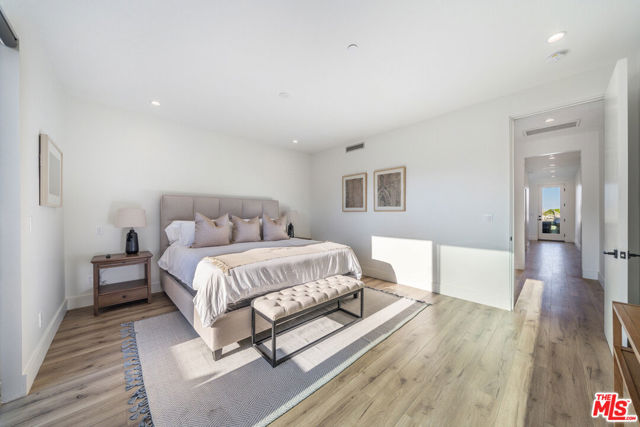 1903 S Bedford Street, Los Angeles CA: https://media.crmls.org/mediaz/f0e3d3c0-17a0-4a85-8b7c-9ffac4d3608f.jpg