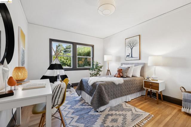 1509 Francis St, Albany CA: https://media.crmls.org/mediaz/f0e41418-9001-445f-a5d3-cb8ce8a3d6a1.jpg