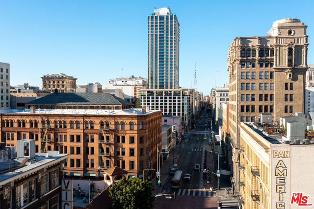 400 S Broadway, Los Angeles CA: https://media.crmls.org/mediaz/f0e41aae-7768-4723-ae65-fff849ca2c52.jpg