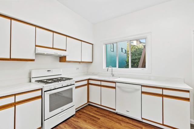 Image 31 of 43 For 224 27th Street