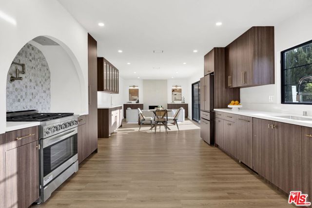 8815 Sari Avenue photo 9