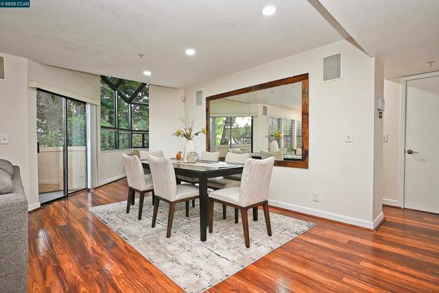 3279 Mt Diablo Court, Lafayette CA: https://media.crmls.org/mediaz/f0e61722-a922-4e1e-adb9-f32f3a09b6e7.jpg