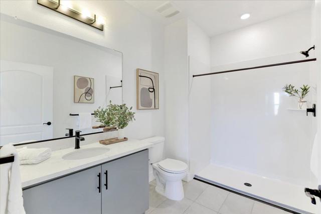 210 Waters Park Circle, San Mateo CA: https://media.crmls.org/mediaz/f0e61f22-1c29-48b1-a063-5094a0f77248.jpg