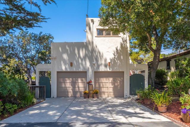 24826 Santa Fe Street, Carmel CA: https://media.crmls.org/mediaz/f0e77369-c731-4570-850d-4252b023ec6e.jpg