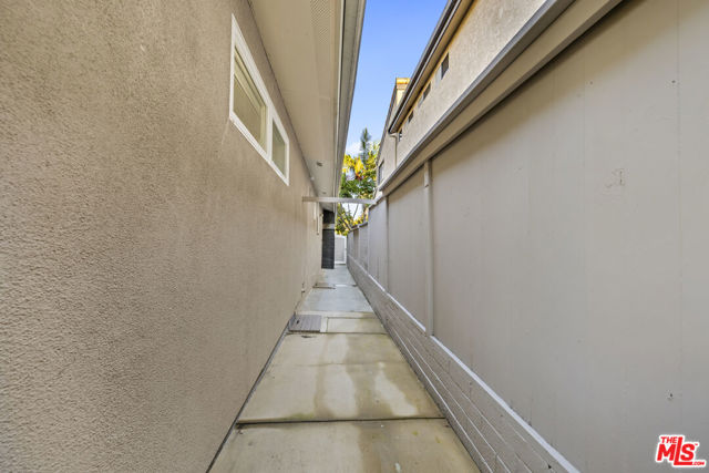 505 Panama Avenue, Long Beach CA: https://media.crmls.org/mediaz/f0e7de7a-c88a-4359-97f6-a6f289abcafe.jpg