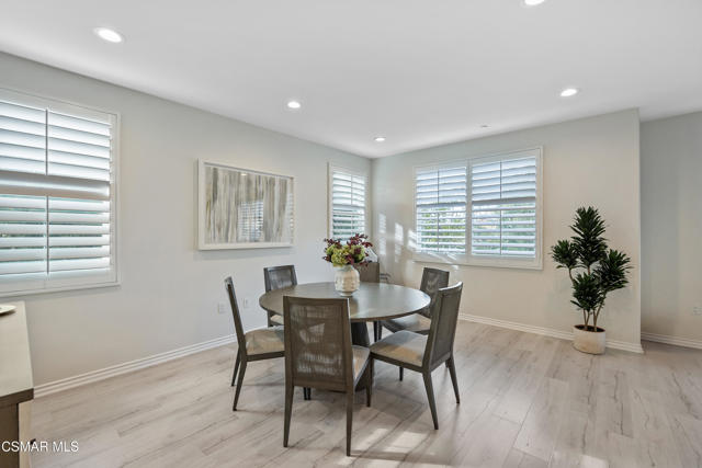 349 Newbury Vista Lane, Newbury Park CA: https://media.crmls.org/mediaz/f0e80047-bde5-4a74-bd08-783b2ff333b3.jpg