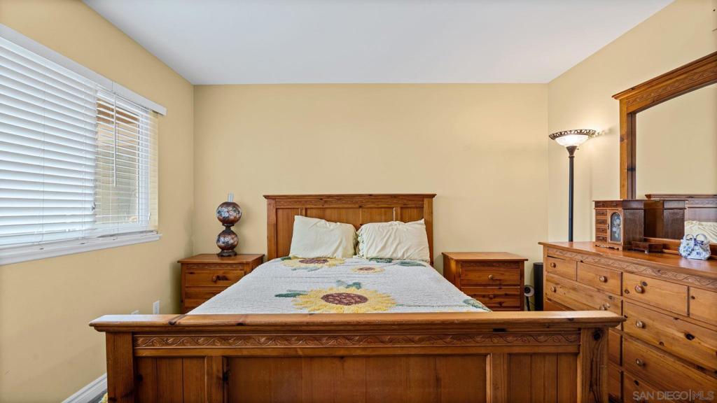 1026 La Reina - photo 12