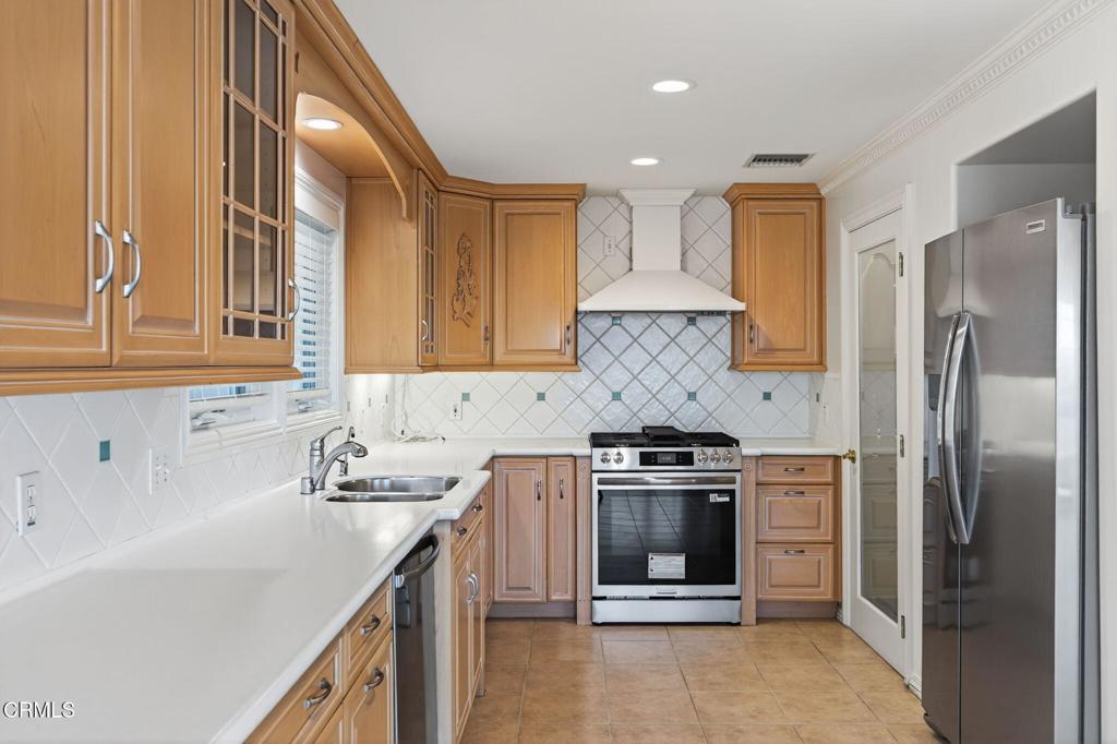 MLS #V1-33403 image #21