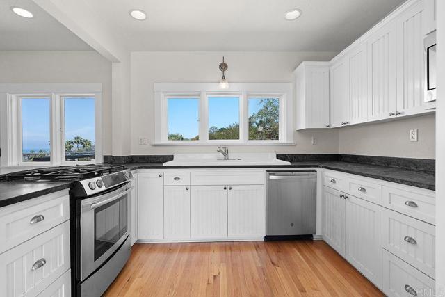 Detail Gallery Image 27 of 67 For 1654 Camino Del Mar Upper,  Del Mar,  CA 92014 - 3 Beds | 3 Baths