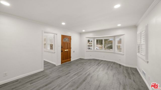 6311 La Tijera Boulevard, Los Angeles CA: https://media.crmls.org/mediaz/f0e899ef-776e-44bd-b966-79a8e99702e4.jpg