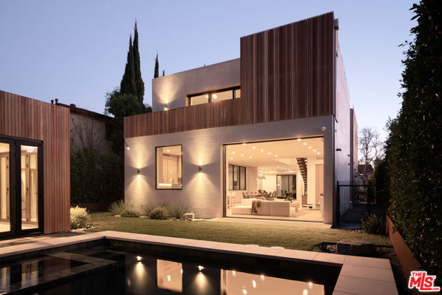 6671 Colgate Avenue, Los Angeles CA: https://media.crmls.org/mediaz/f0e8e429-21b0-44ed-bcbf-b249ebcfc20c.jpg