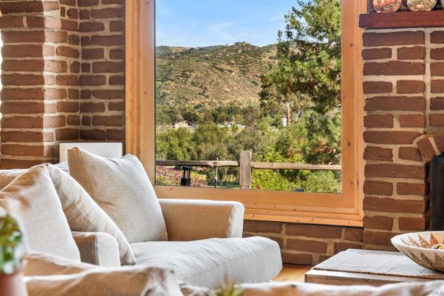 Image 24 of 75 For 1951 Cloverdale Rd