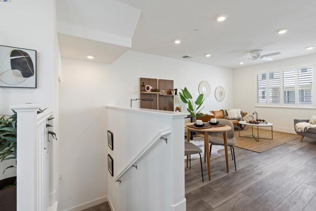 29231 Hub Ct, Hayward CA: https://media.crmls.org/mediaz/f0e9b775-5599-4c94-85b1-738ff56d87e6.jpg