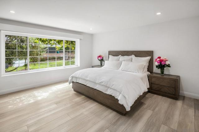 8590 Cliffridge Ave, La Jolla CA: https://media.crmls.org/mediaz/f0e9c552-2e19-45f4-96f1-99c90f8ab27b.jpg