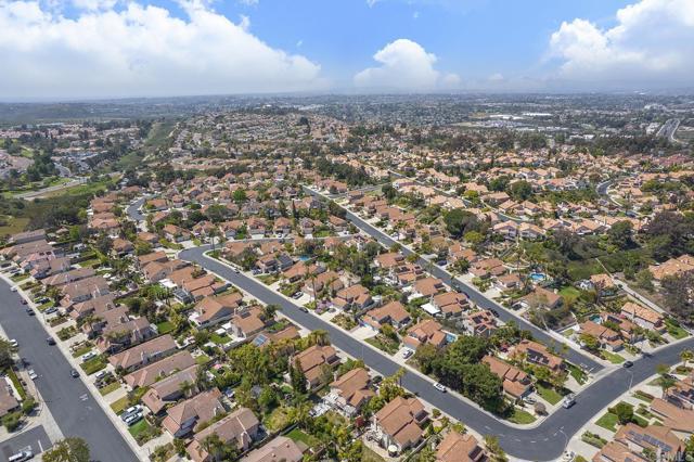 1930 Rosewood Street, Vista CA: https://media.crmls.org/mediaz/f0e9cb35-30e3-4a57-9f25-1668535af0ec.jpg