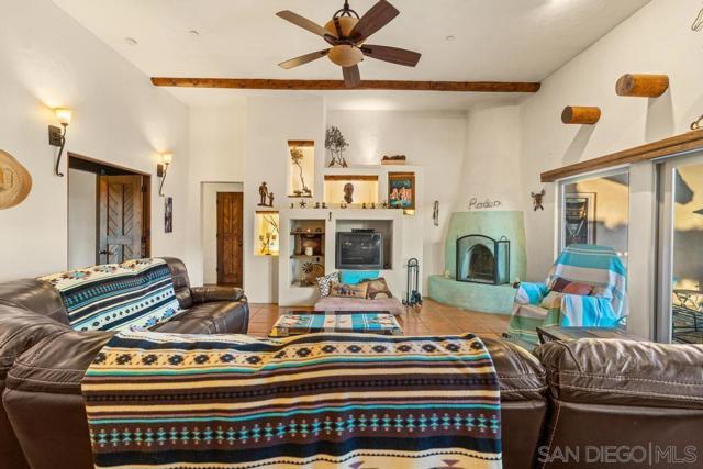 40760 Old Highway 80, Boulevard CA: https://media.crmls.org/mediaz/f0ea064b-3f7e-4918-8607-143a07288a44.jpg