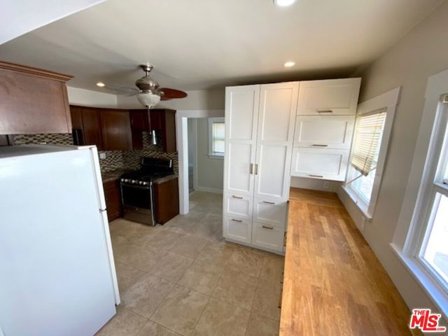 8866 Cadillac Avenue, Los Angeles CA: https://media.crmls.org/mediaz/f0eb8830-3dbb-4369-ab9b-234a26173cf9.jpg