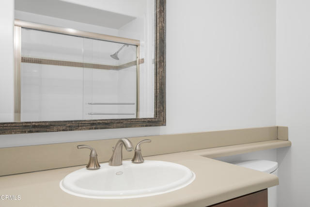 Detail Gallery Image 37 of 45 For 11961 Darlington Ave #3,  Los Angeles,  CA 90049 - 4 Beds | 3 Baths