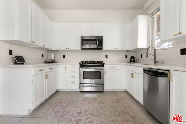 11428 National Boulevard, Los Angeles CA: https://media.crmls.org/mediaz/f0ec70bc-adc6-4673-b3e9-75f0ce340fdb.jpg