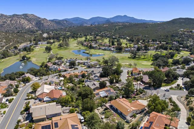 15519 Calistoga Dr., Ramona CA: https://media.crmls.org/mediaz/f0ed5dbf-ef64-4921-94d0-9f48c031b1a1.jpg