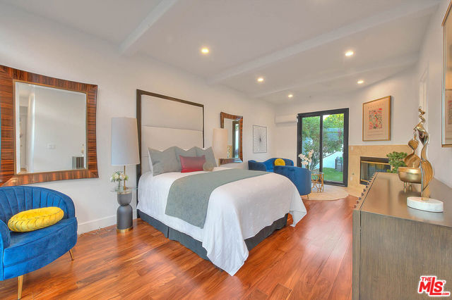 3804 Duray Place, Los Angeles CA: https://media.crmls.org/mediaz/f0ed7f8c-80fe-4aa9-be9d-3420bbc06c3c.jpg