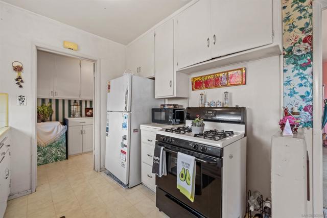 8706 Delta St, La Mesa CA: https://media.crmls.org/mediaz/f0ed9608-4145-4a6e-a67f-dc05480b5d6c.jpg
