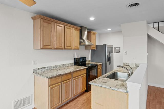 5492 Tradewinds Walkway, San Jose CA: https://media.crmls.org/mediaz/f0eda649-b7af-40c2-ab50-6a393be1cba0.jpg