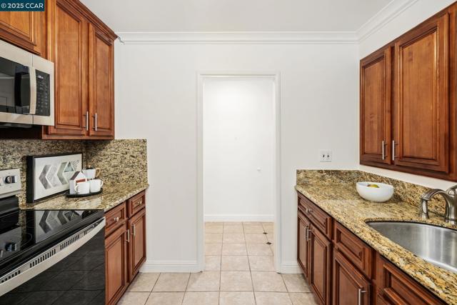 1950 Emerald St, Concord CA: https://media.crmls.org/mediaz/f0ee5935-59e9-402c-aa5f-33a118b1a875.jpg