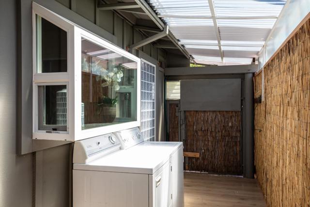 360 Fernando Avenue, Palo Alto CA: https://media.crmls.org/mediaz/f0ee9b7c-62a1-4937-acb7-b82282d4c5ed.jpg