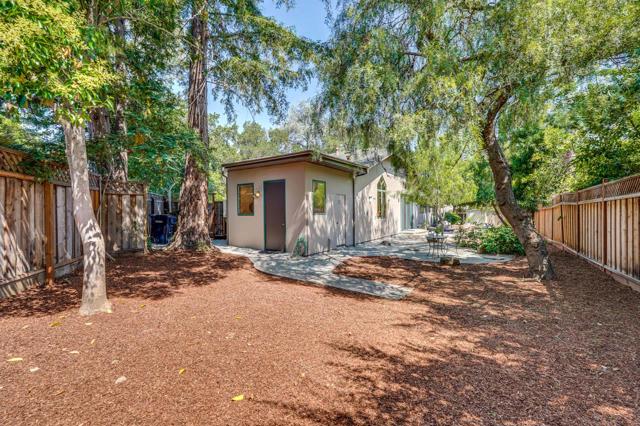 1625 Hazelaar Way, Los Altos CA: https://media.crmls.org/mediaz/f0eea292-85c3-4829-b1dc-e08726537c7f.jpg