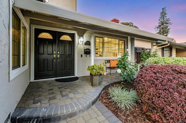 2550 Fairglen Drive, San Jose CA: https://media.crmls.org/mediaz/f0eeb83a-fd44-4dc8-89b6-0124e28896ed.jpg