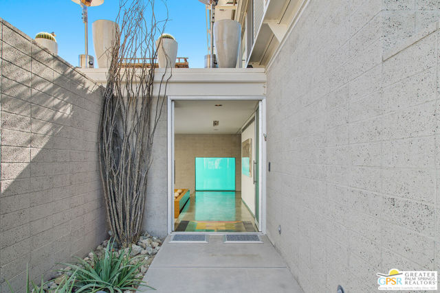 Image 21 of 75 For 27 Grande View Court